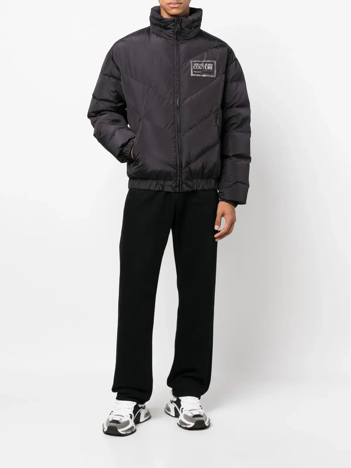 Versace Jeans Couture 胸ロゴプリント入りの中綿ジャケット - 画像2
