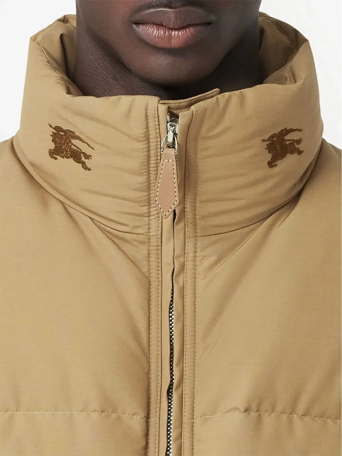 Burberry 刺繍ロゴ入りダウンジャケット - 画像5