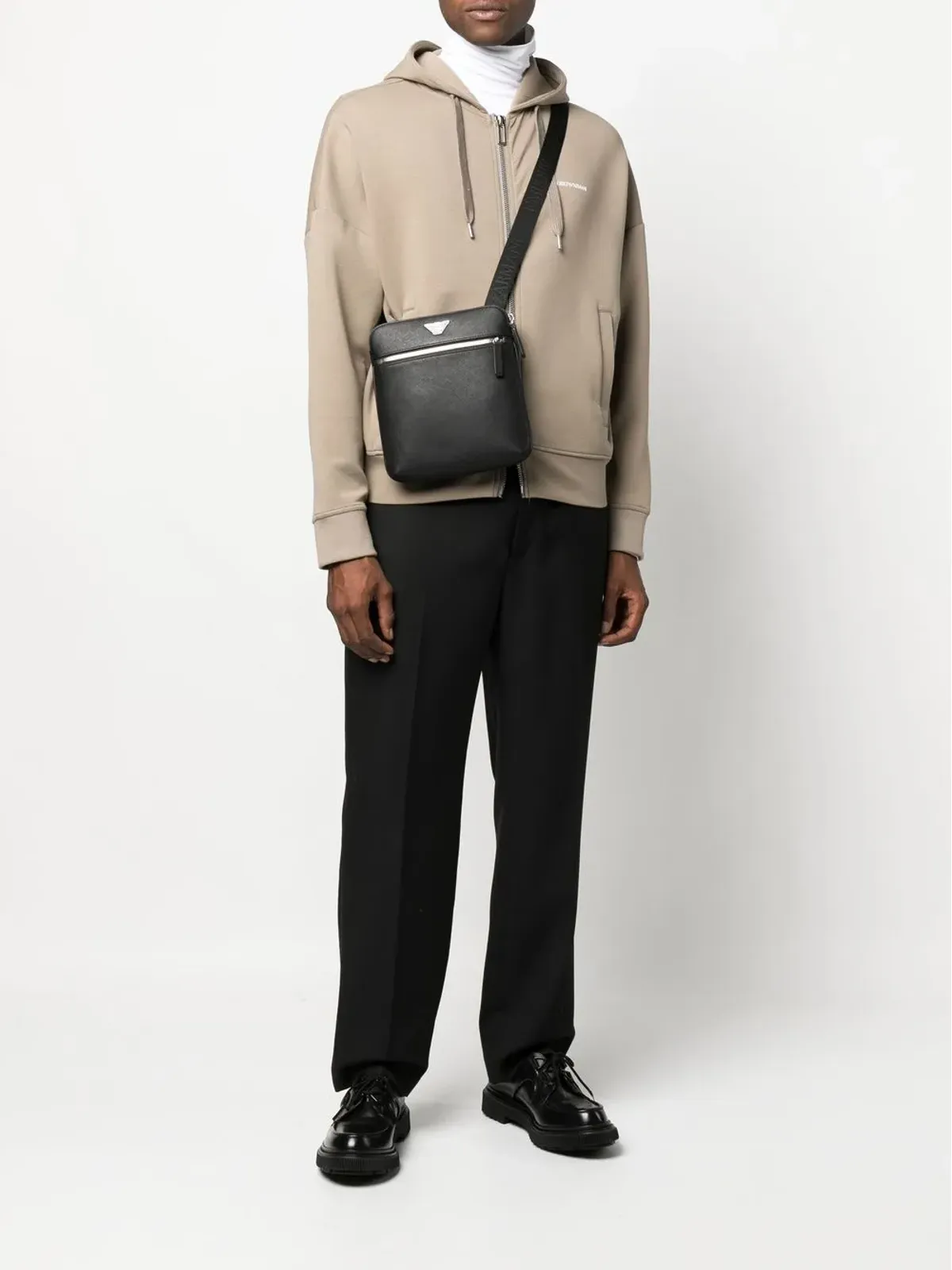 Emporio Armani フェイクレザー メッセンジャーバッグ - 画像2