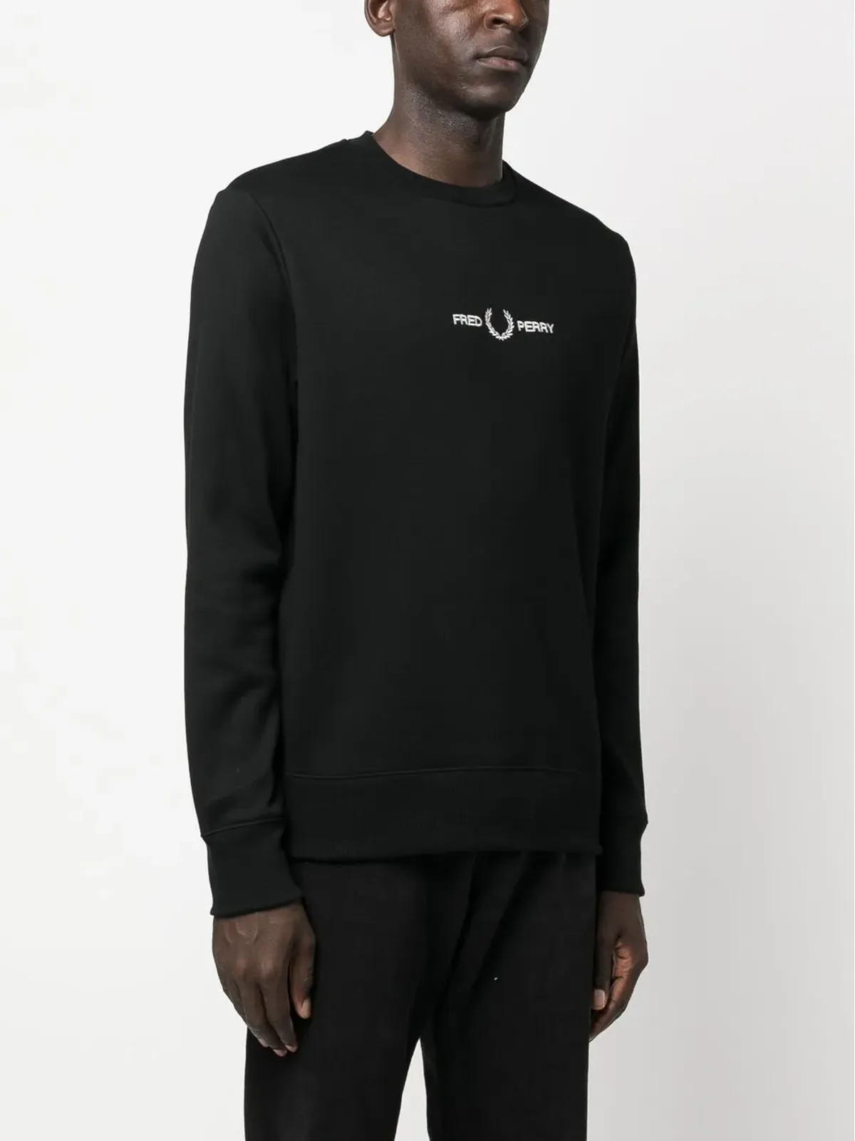 Fred Perry ロゴ刺繍入り クルーネック スウェットシャツ ブラック - 画像3