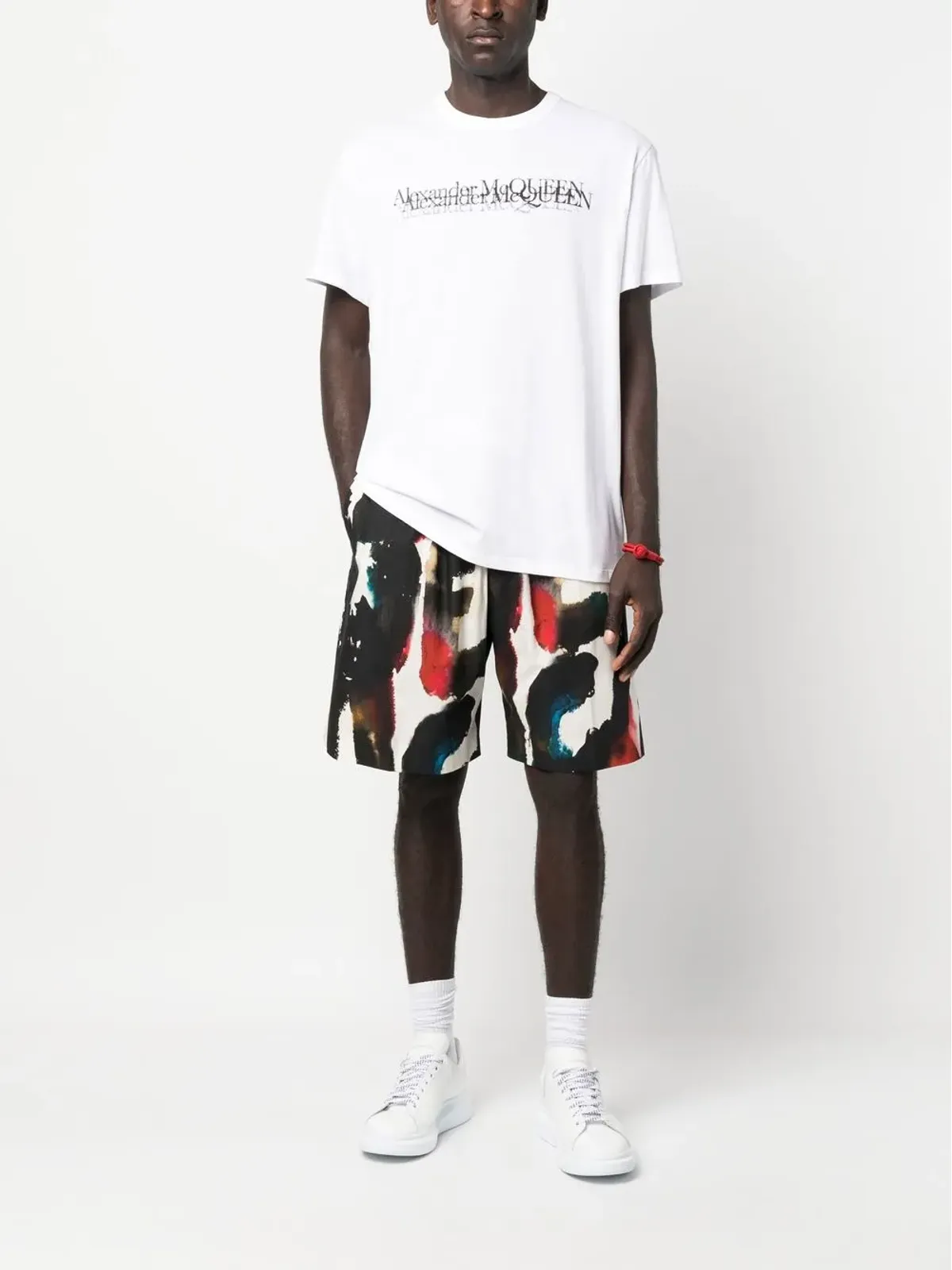 Alexander McQueen ロゴプリント・ストレートレッグ・ショーツ - ブラック - 画像2
