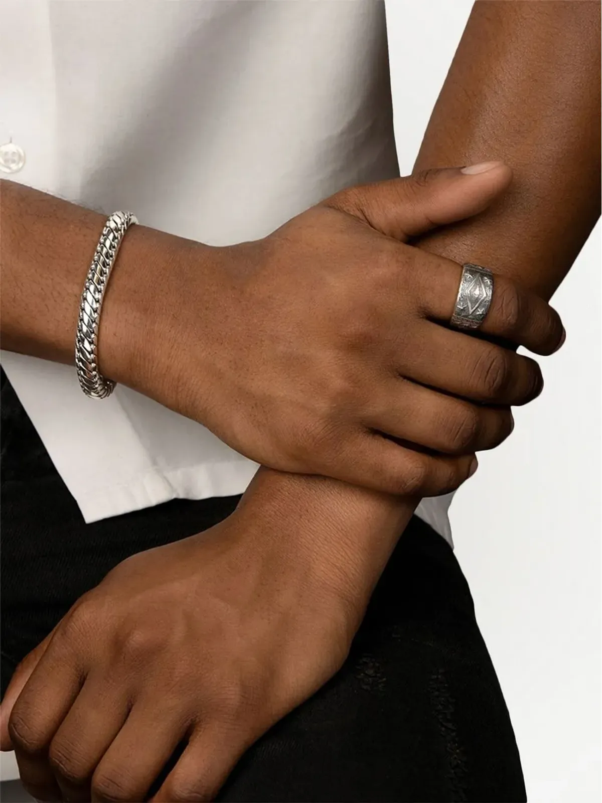 Nialaya Jewelry 刻印入りヴィンテージ風リング - 画像2