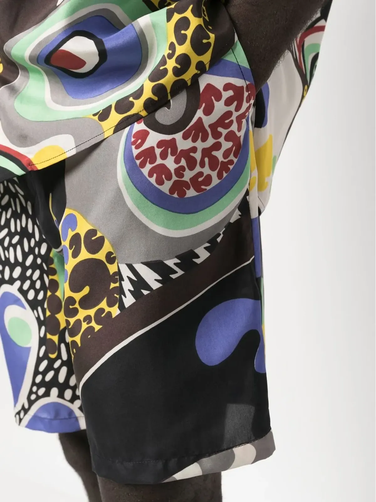 Moschino グラフィックプリントショーツ ブラック - 画像5