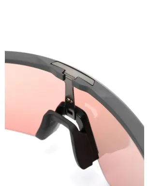 Oakley ロゴプレート付きティントレンズサングラス - サムネイル3