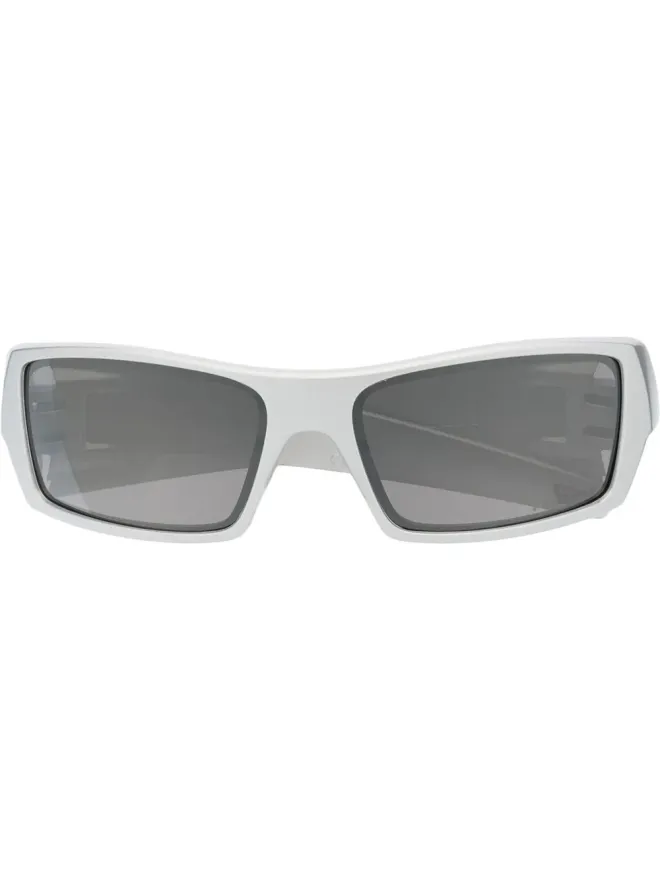 Oakley Oakley ロゴプレートサングラスの商品画像