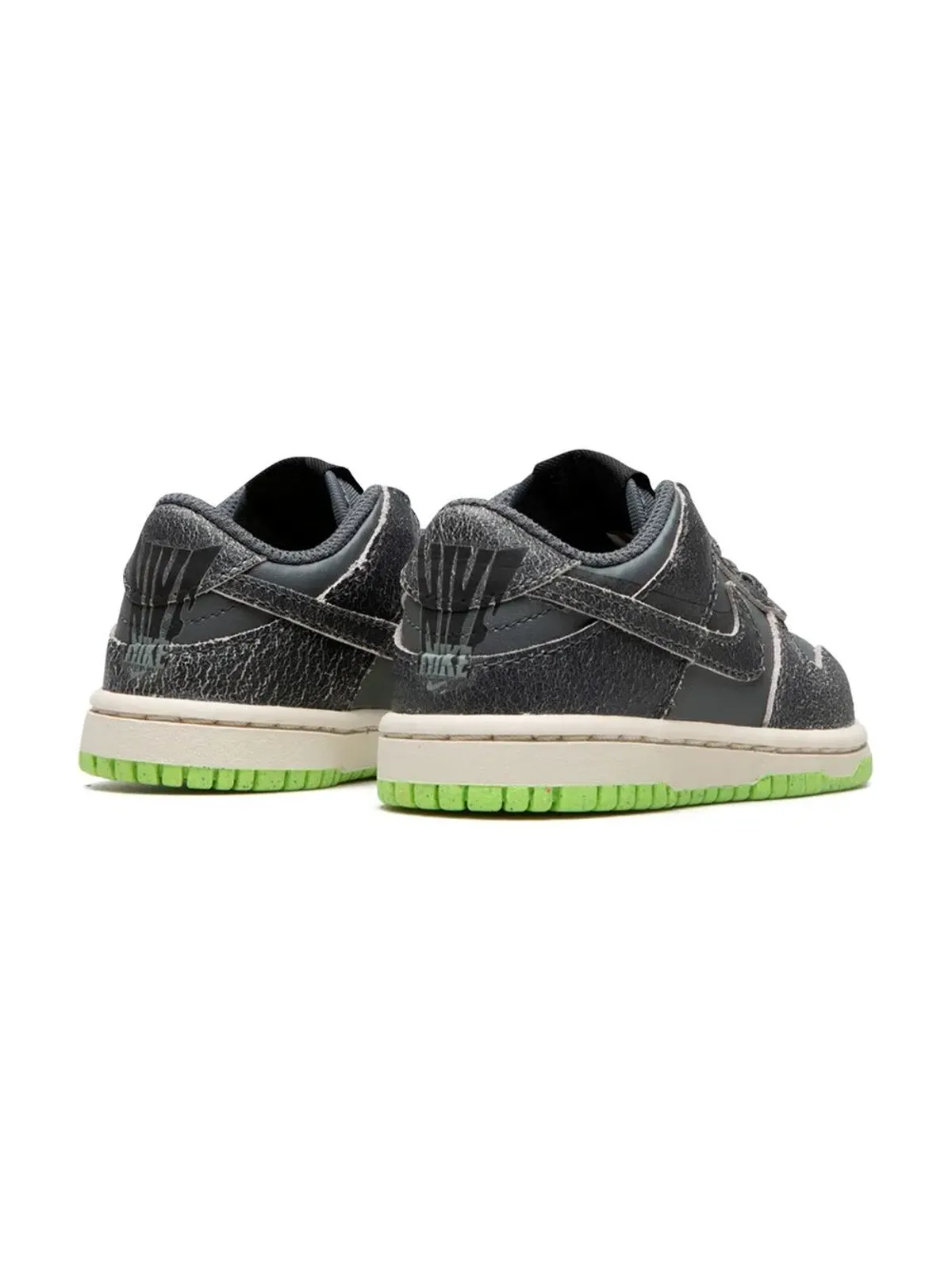 Nike Kids ダンク ロー SE Halloween Cauldron スニーカー - 画像3