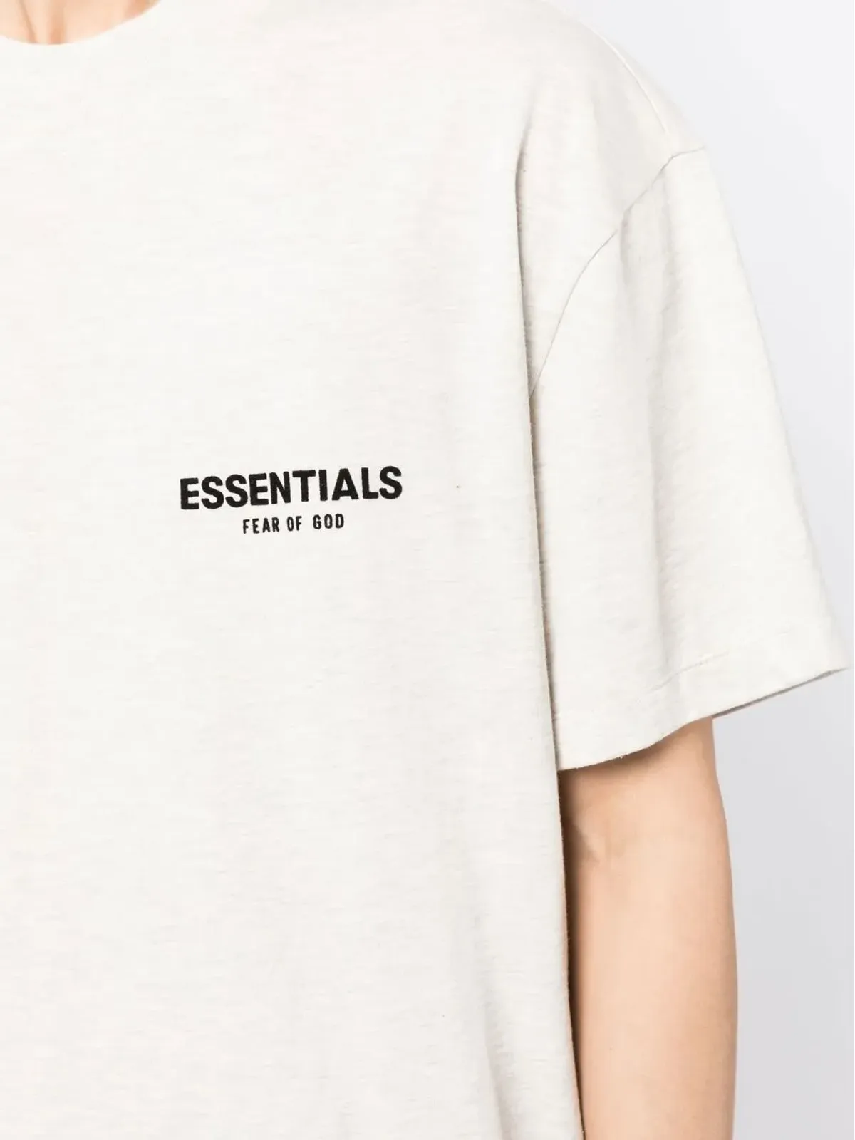 FEAR OF GOD ESSENTIALS ロゴプリントTシャツ - 画像5