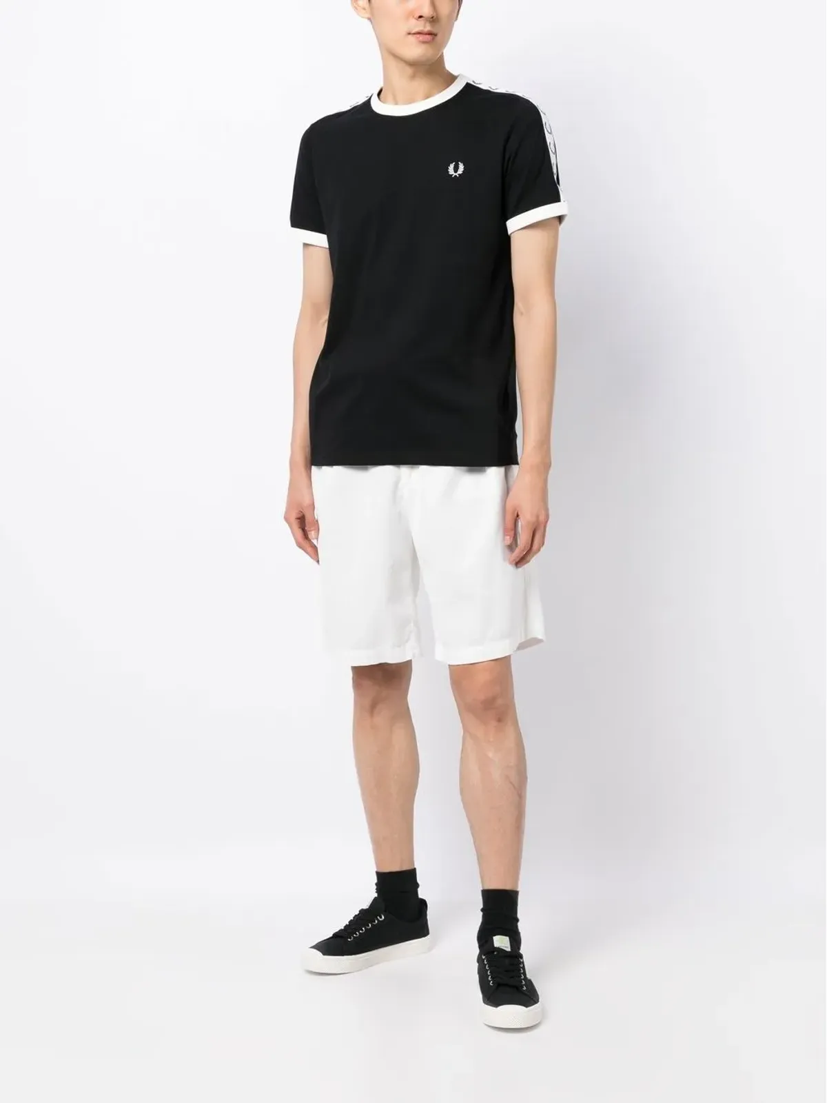 Fred Perry ロゴテープ コットンTシャツ - ブラック - 画像2