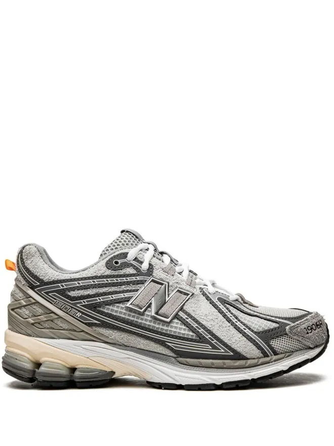 New Balance New Balance x Invincible x N.Hoolywood 1906R Grey Swan スニーカーの商品画像