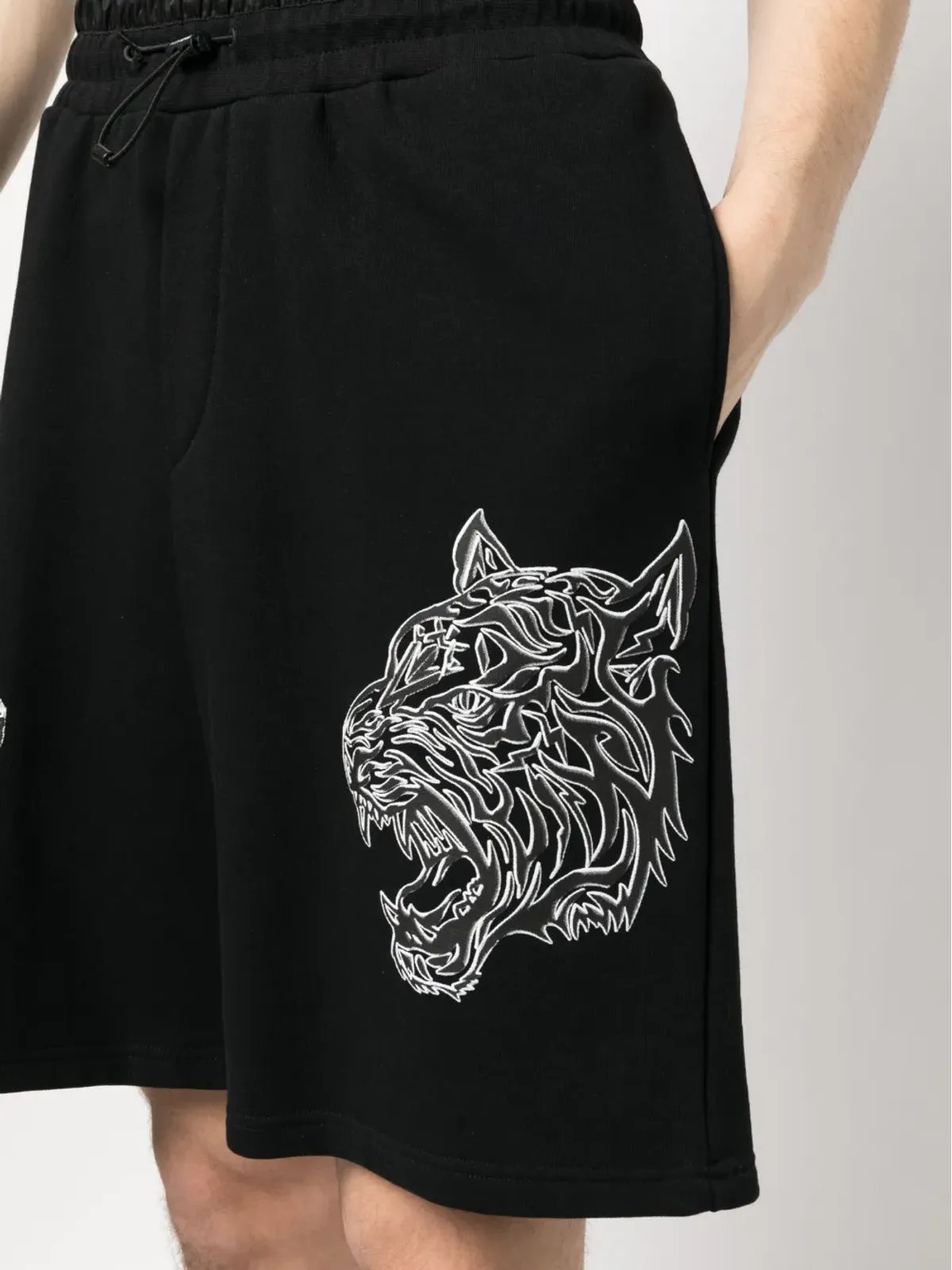 Plein Sport タイガー柄エラスティックウエストショーツ - 画像5