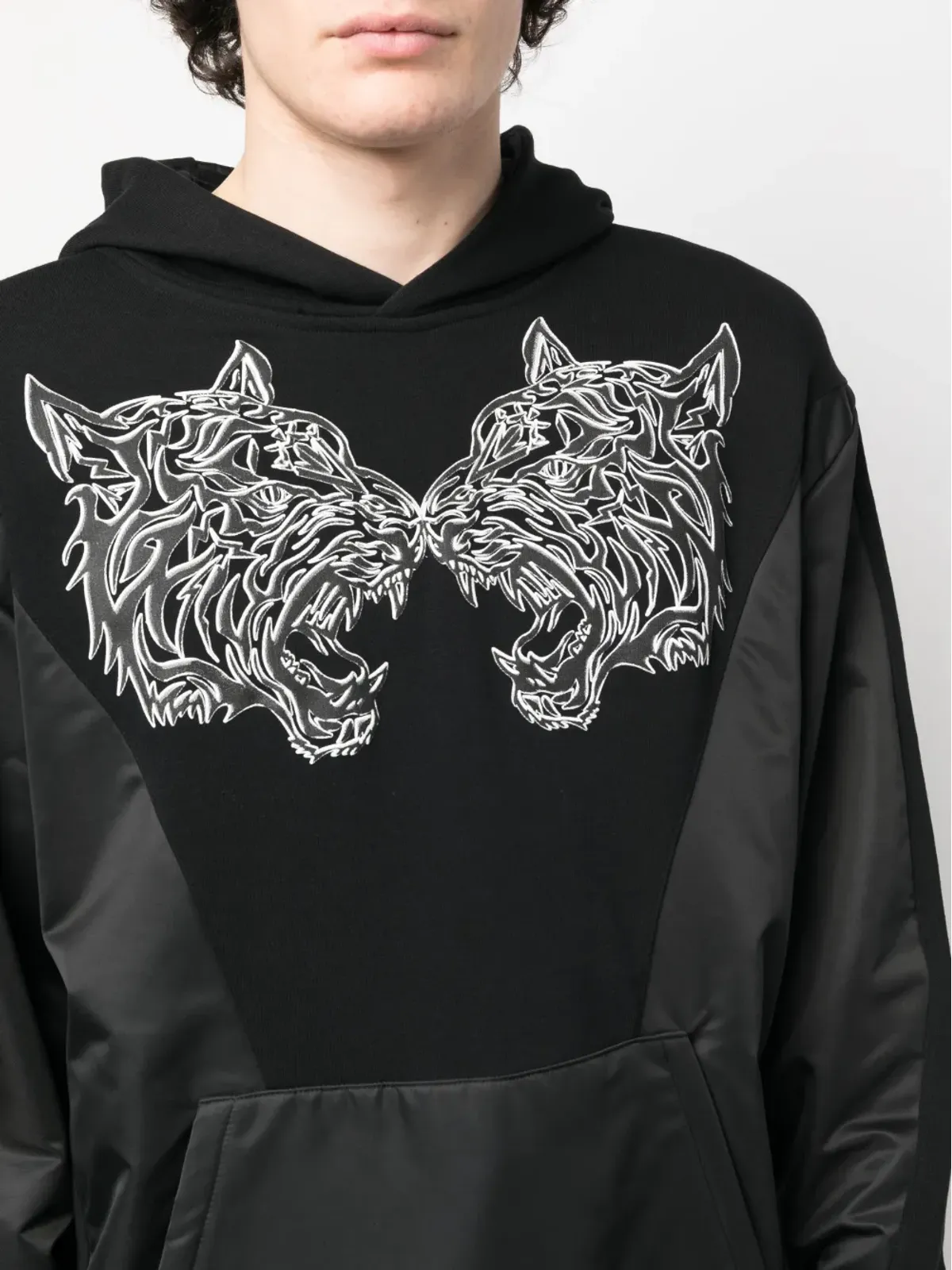 Plein Sport タイガープリントパネルドフーディ ブラック - 画像5