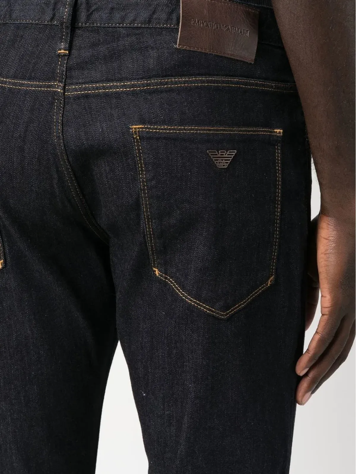 Emporio Armani ミッドライズ スリムフィットジーンズ - 画像5