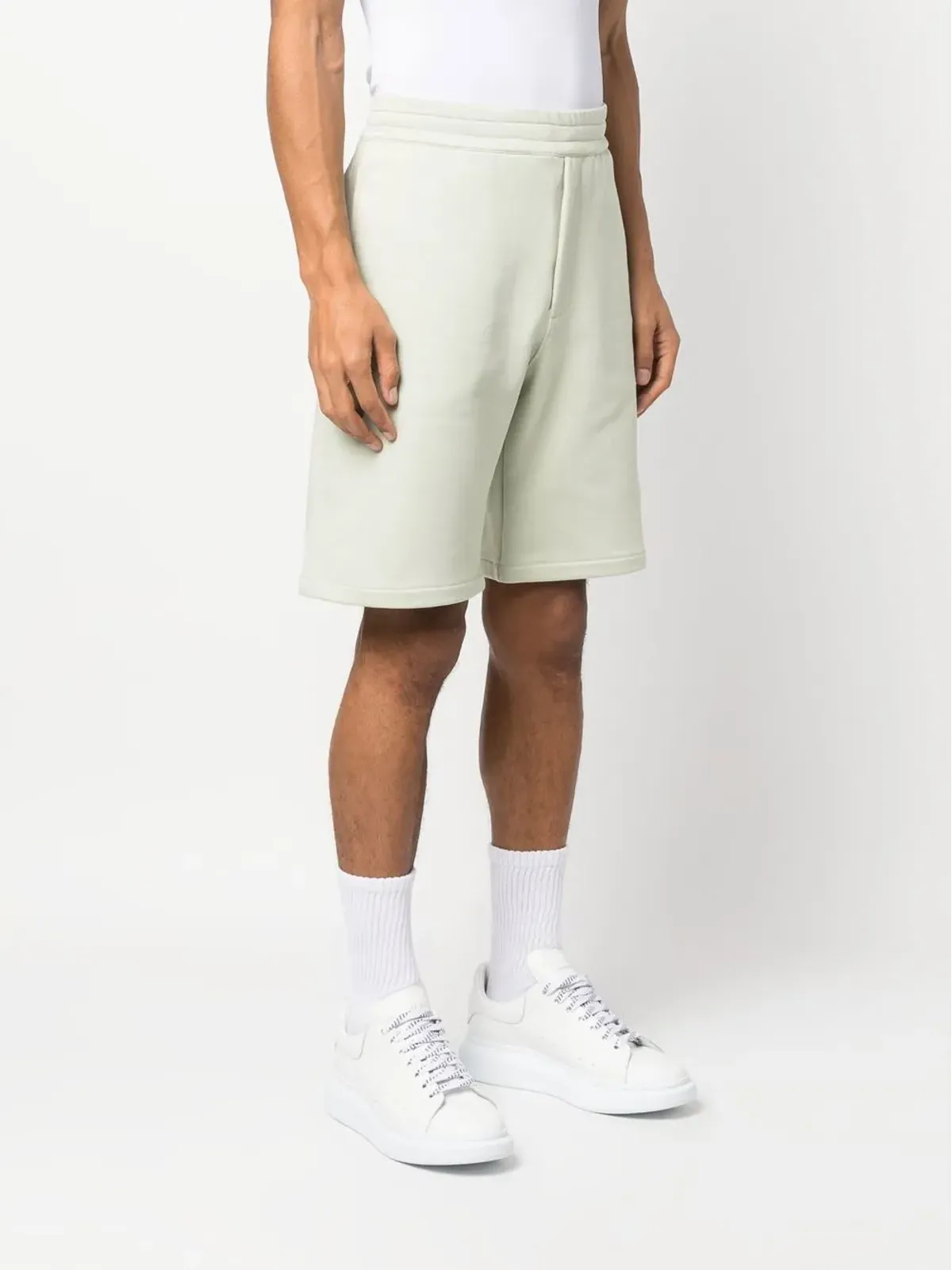 Alexander McQueen embroidered-logo Bermuda shorts - Green - 画像3