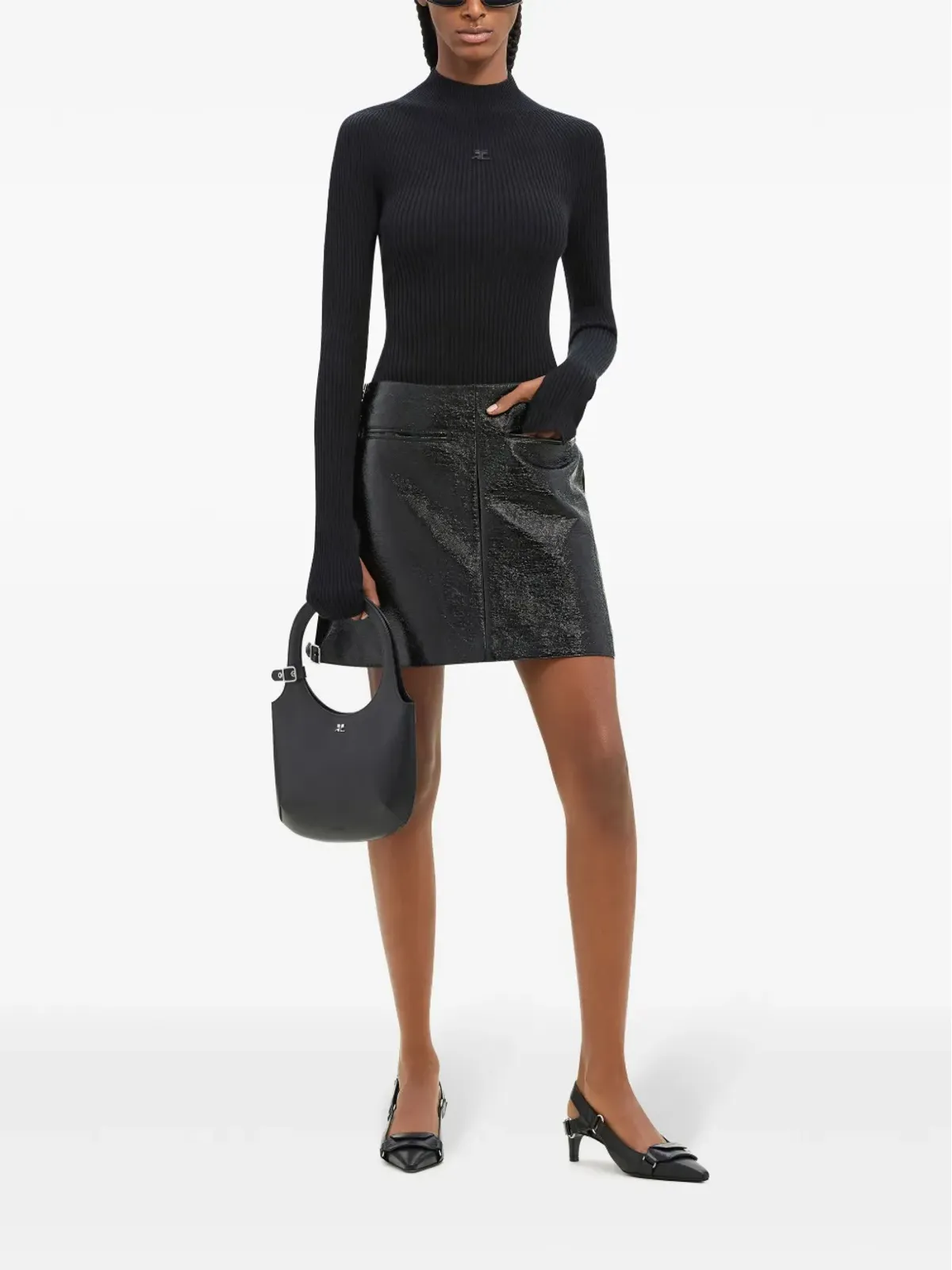 Courrèges バックル付きコーティング加工ミニスカート - 画像2