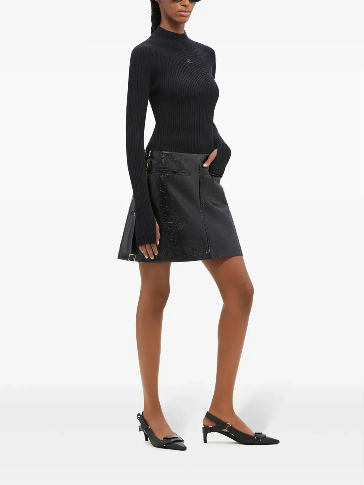 Courrèges バックル付きコーティング加工ミニスカート - 画像3