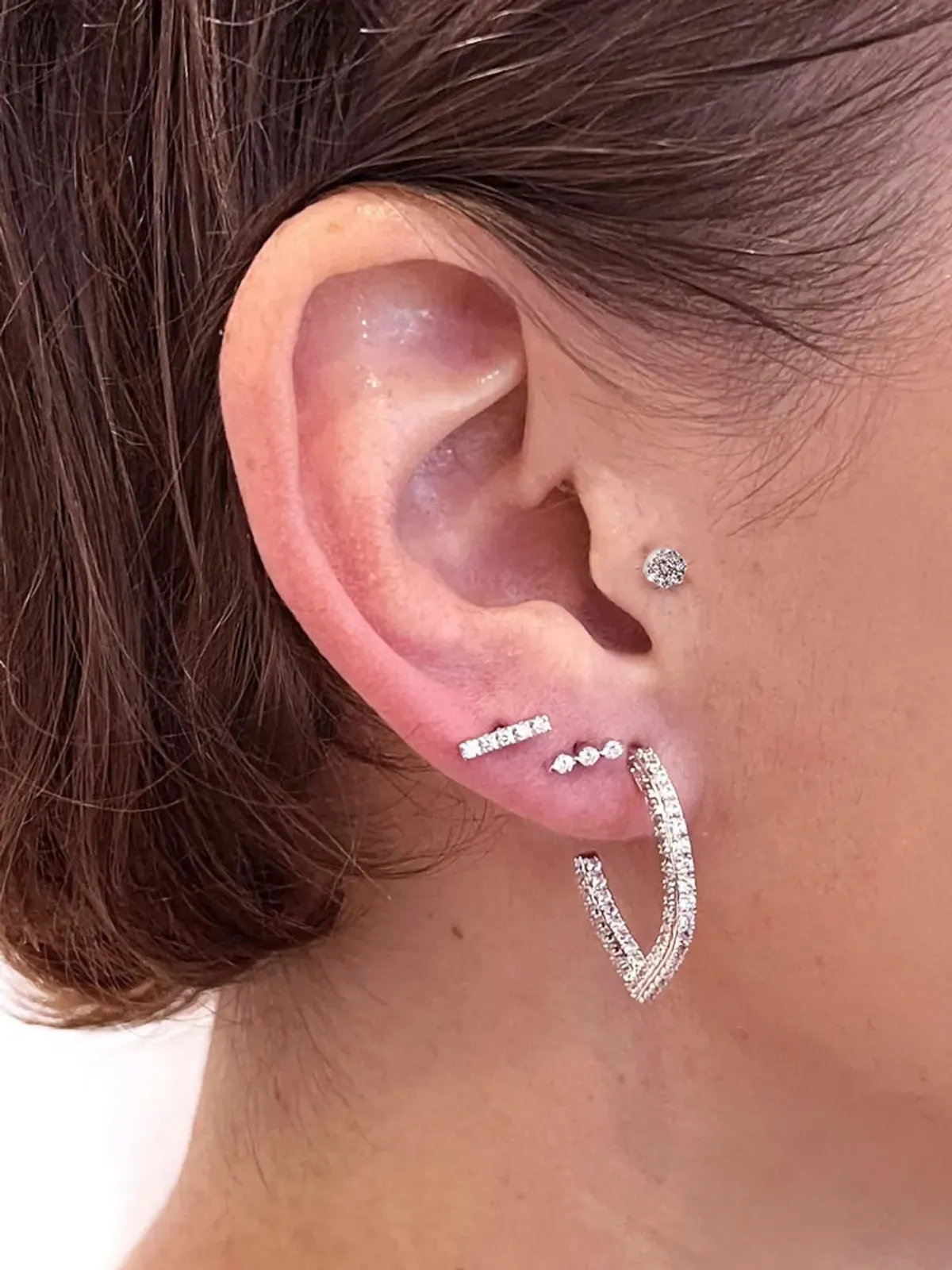 Lark & Berry モダニスト ダイヤモンド 一粒ピアス（14K イエローゴールド） - 画像3