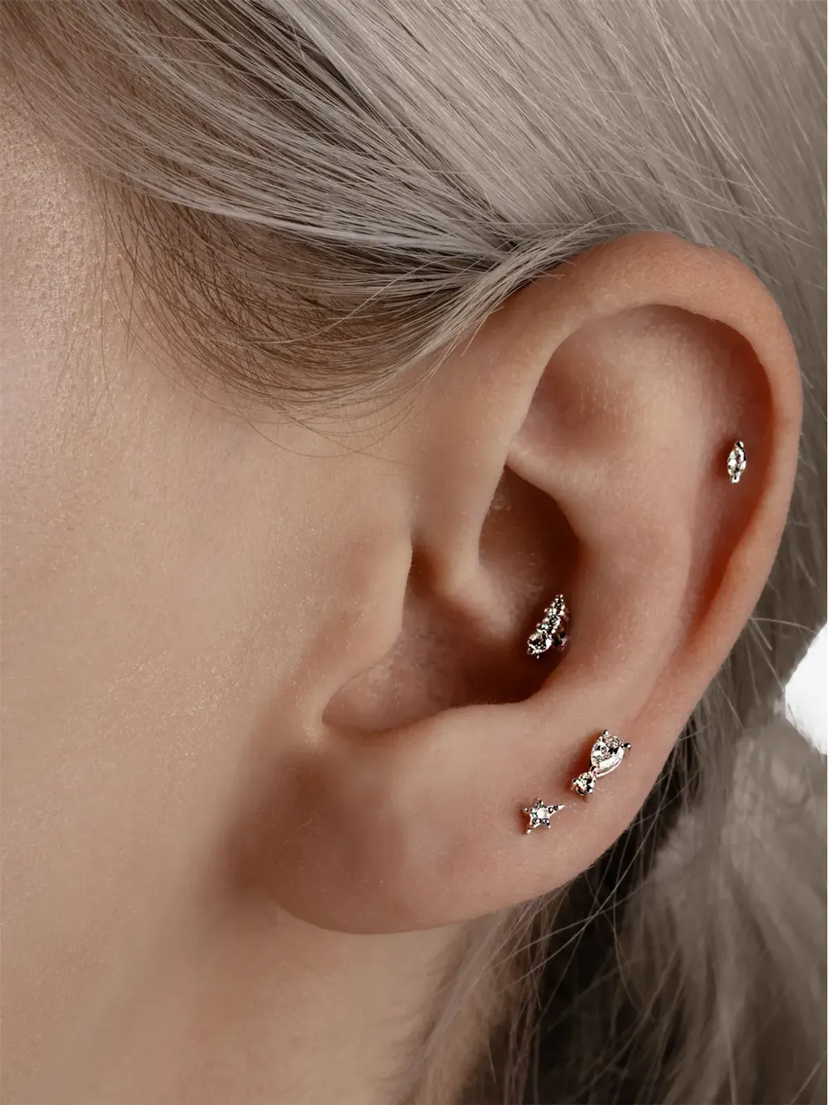 Lark & Berry 14K イエローゴールド ノーブル ダイヤモンド スタッド イヤリング - 画像3