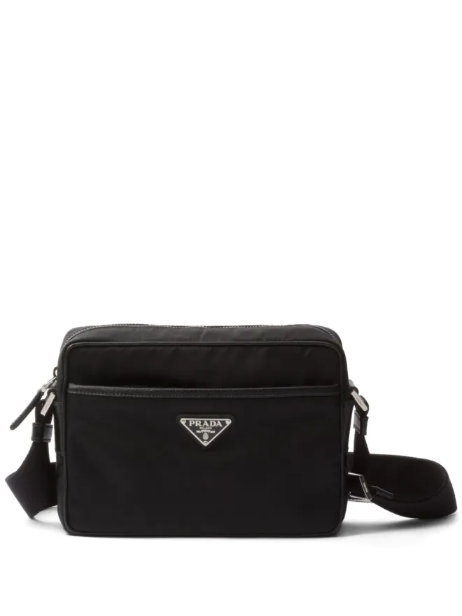 Prada Prada ロゴプレート メッセンジャーバッグ ブラックの商品画像