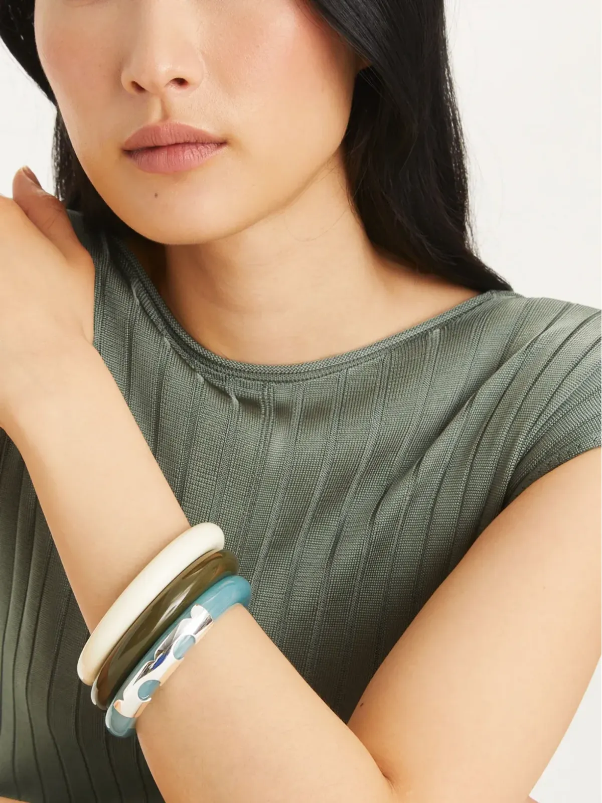 Tory Burch 樹脂バングルセット - ブルー - 画像4