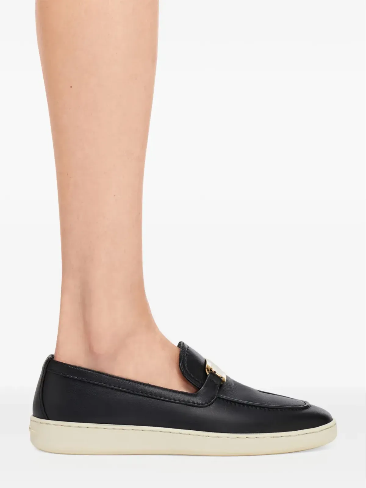 Ferragamo 新作 Varaバックル ローファー - 画像5