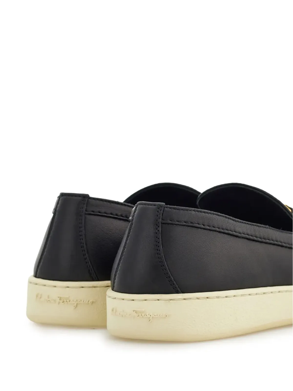 Ferragamo 新作 Varaバックル ローファー - 画像3