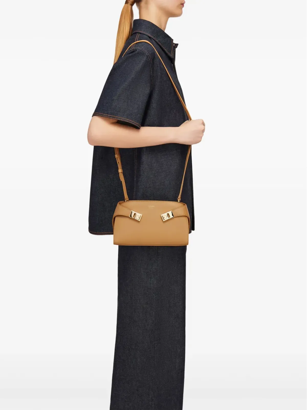 Ferragamo ミニ ハグ クロスボディ バッグ - ネュートラル - 画像2