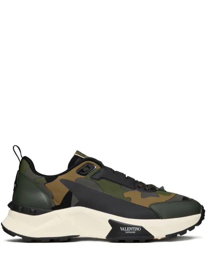 Valentino Garavani Valentino Garavani True Act スニーカーの商品画像