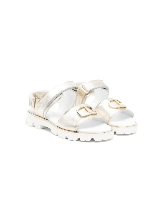 TWINSET Kids TWINSET Kids ロゴプレートレザーサンダル ゴールドの商品画像