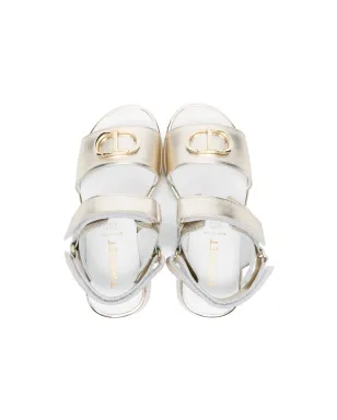 TWINSET Kids ロゴプレートレザーサンダル ゴールド - サムネイル3