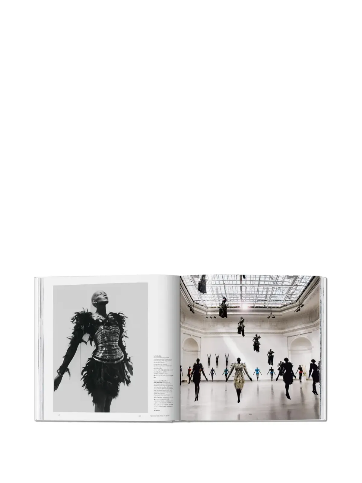 TASCHEN Issey Miyake by Midori Kitamura and Kazuko Koike ハードカバー本 - White - 画像5