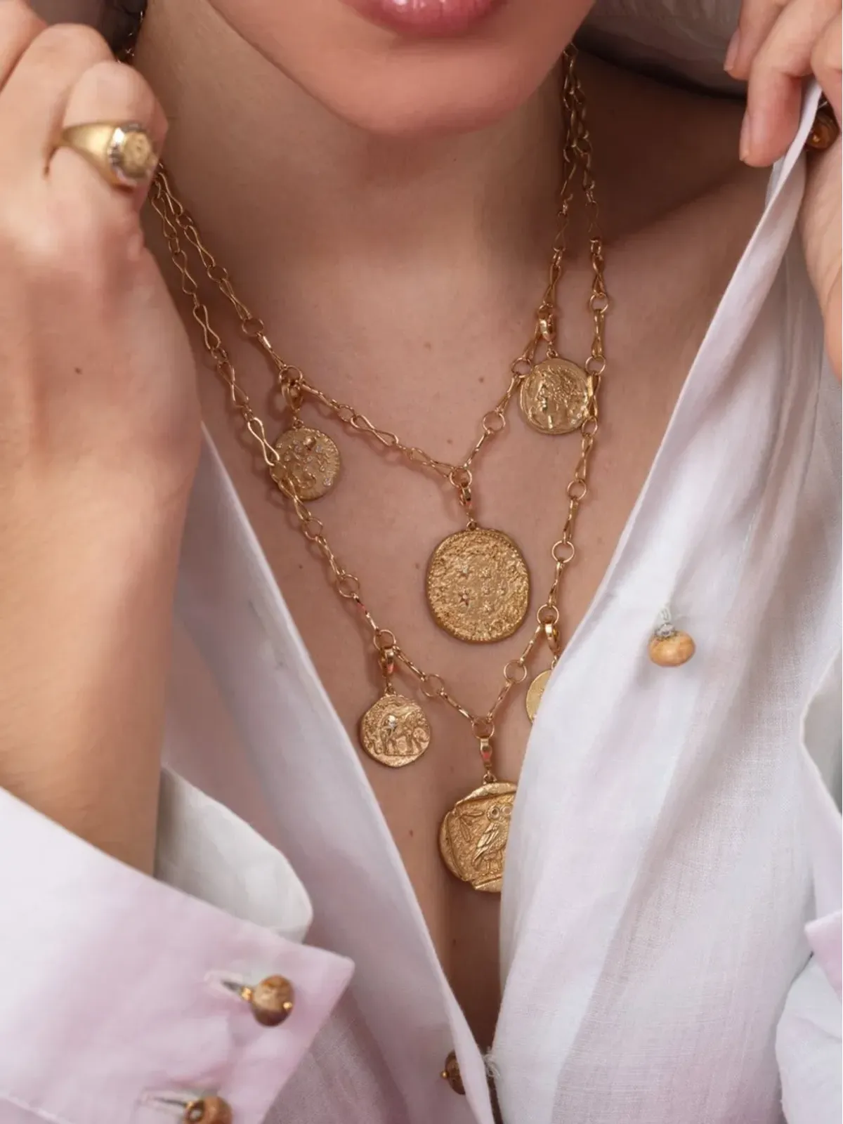 Azlee 18kt イエローゴールド エレファンテ ロイヤリティ ダイヤモンド ペンダントチャーム - 画像2