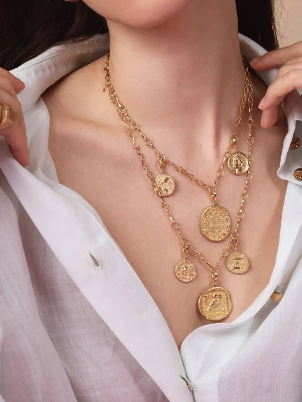 Azlee 18kt イエローゴールド エレファンテ ロイヤリティ ダイヤモンド ペンダントチャーム - 画像3