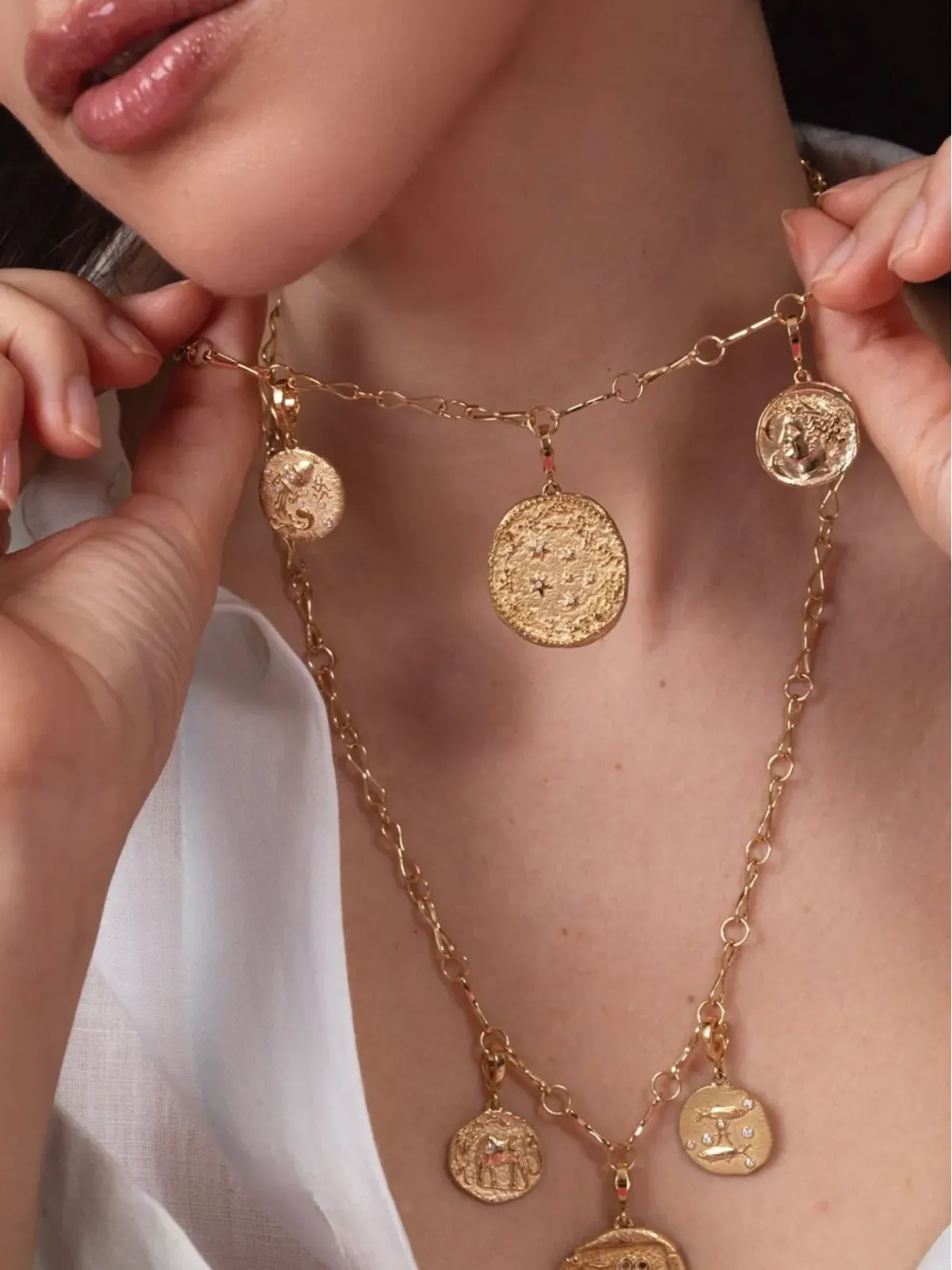 Azlee 18K イエローゴールド 大型 Zodiac ダイヤモンド チャーム - 画像3