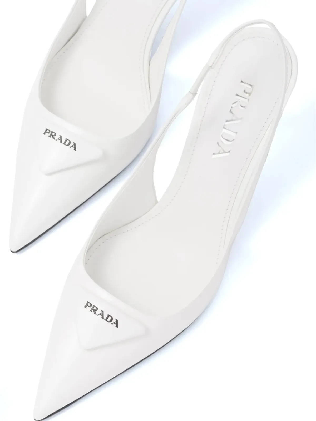 Prada 75mmパテントレザー・スリングバックパンプス ホワイト - 画像5
