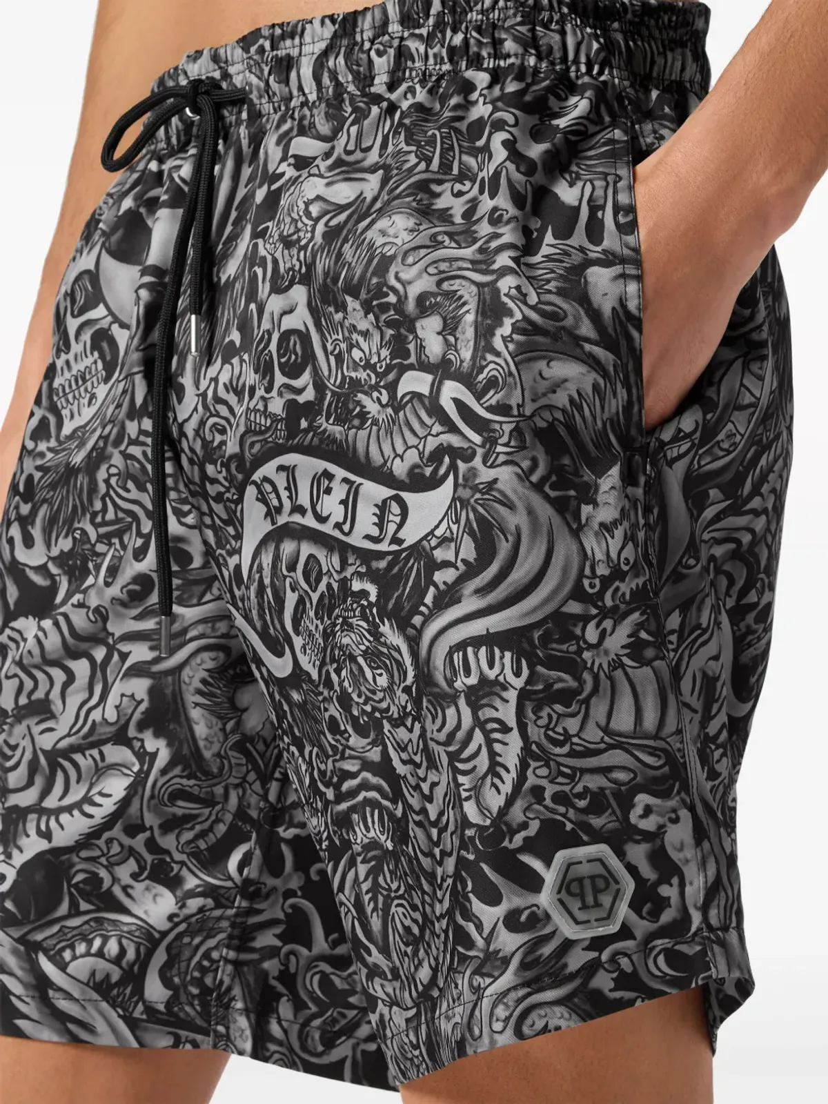 Philipp Plein タトゥー柄プリント ドローコード付きスイムショーツ - ブラック - 画像5