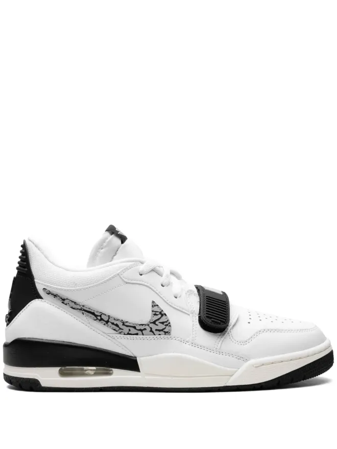 Jordan Jordan エアジョーダン レガシー312 ロー スニーカーの商品画像