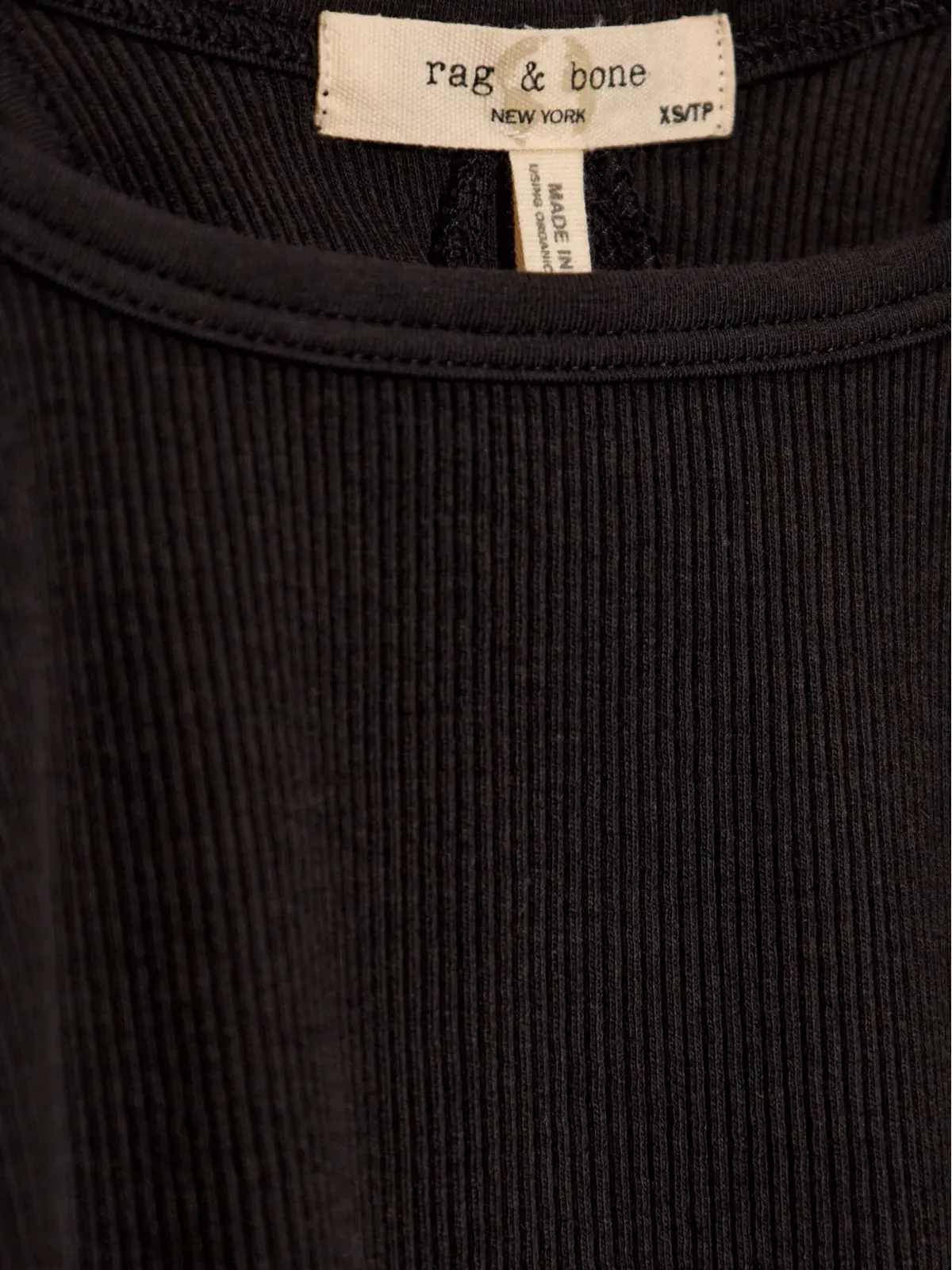 rag & bone エッセンシャル リブ編みタンクトップ（ブラック） - 画像5