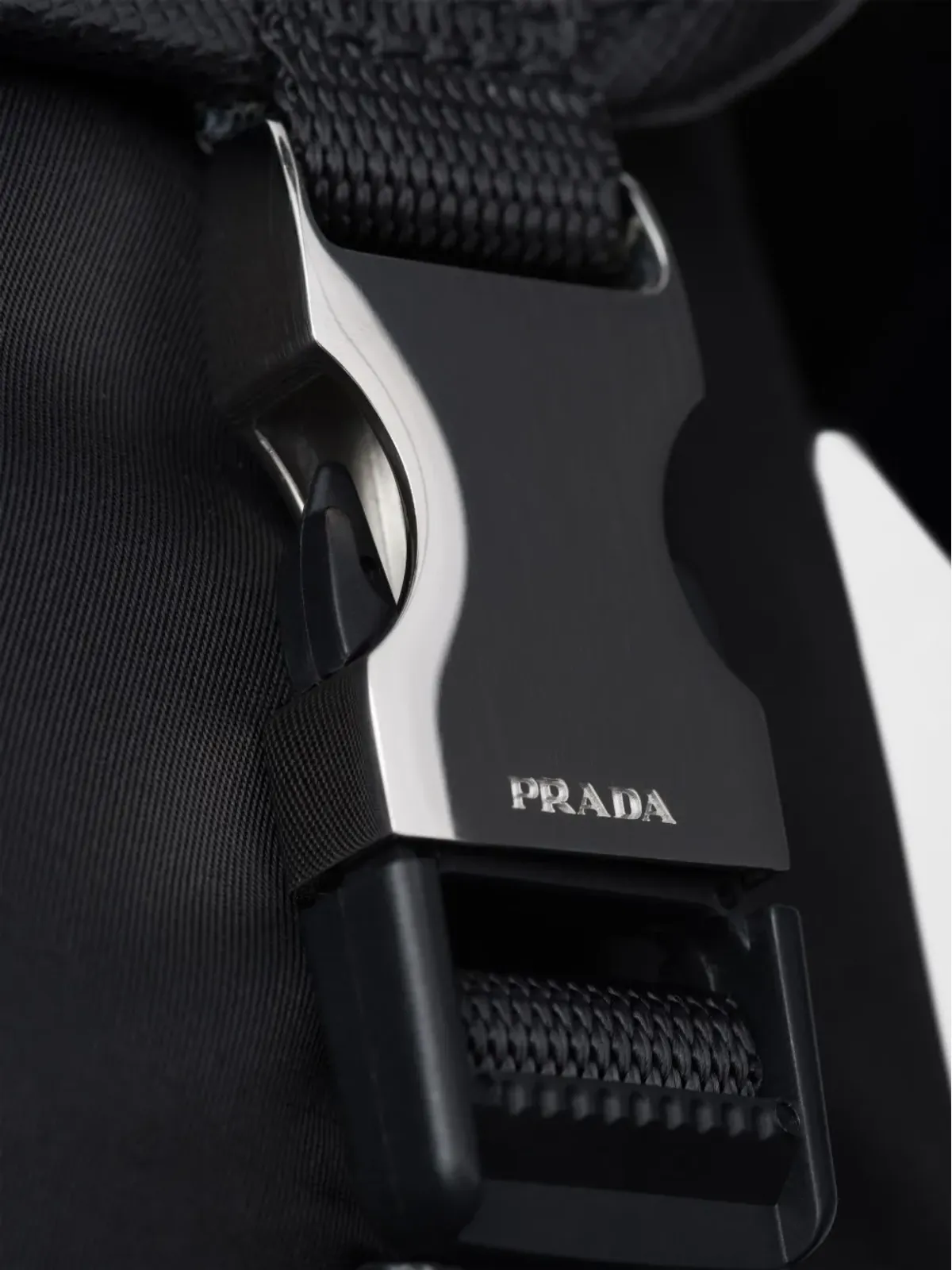 Prada ロゴパッチ ショルダーバッグ ブラック - 画像3