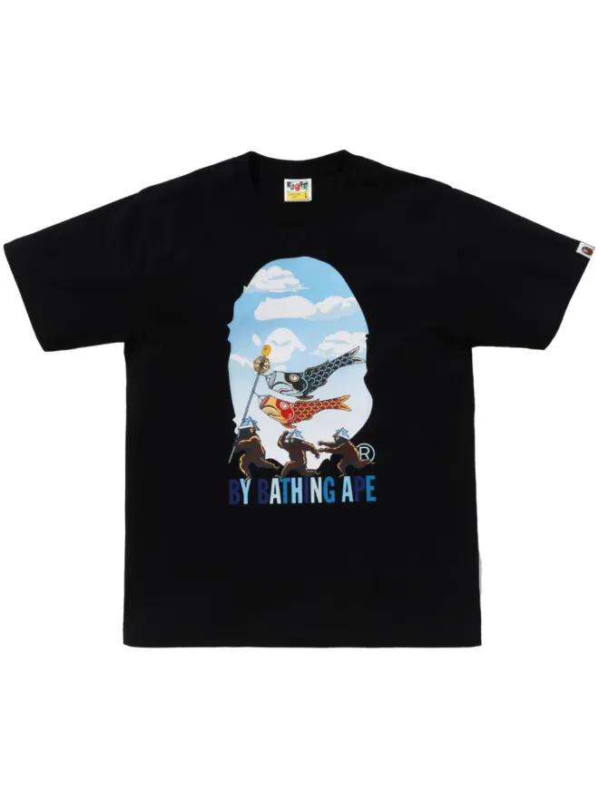 A BATHING APE® A BATHING APE Carp Streamer コットンTシャツ ブラックの商品画像