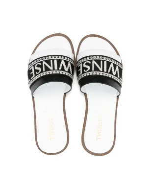 TWINSET Kids embroidered-logo flat sandals - White - サムネイル3