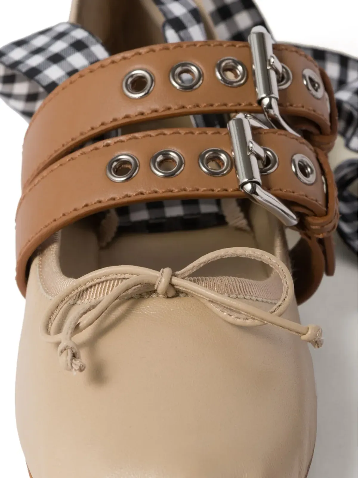 Miu Miu バックル付きバレエパンプス - 画像4