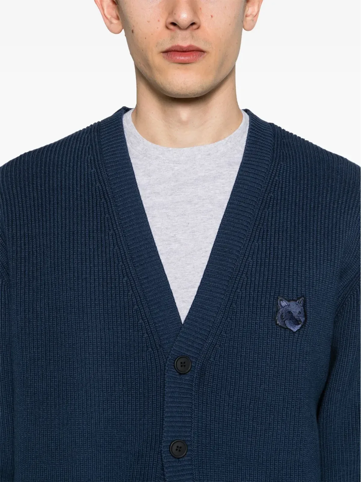 Maison Kitsuné フォックスヘッドパッチ Vネック カーディガン ブルー - 画像5