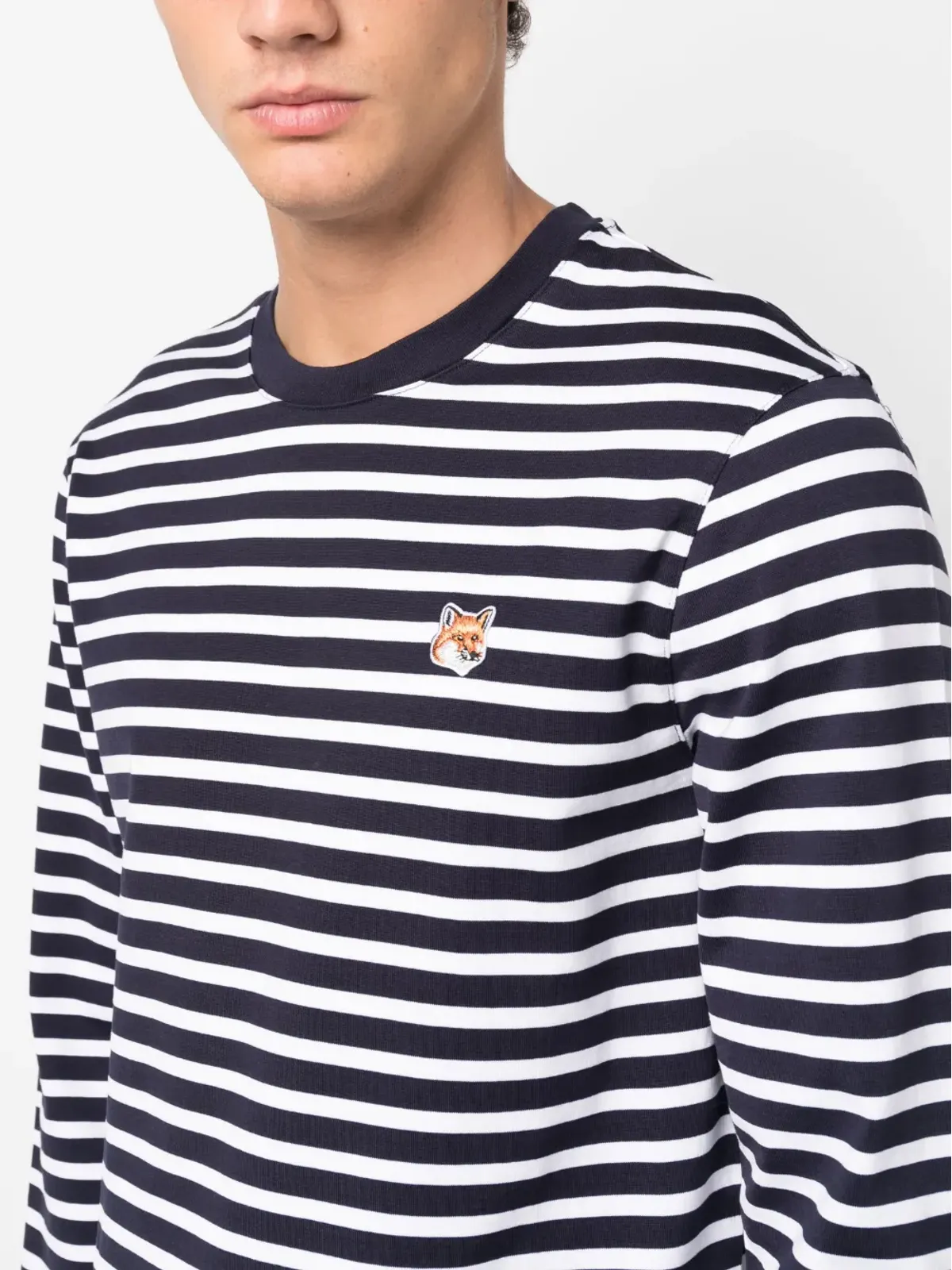 Maison Kitsuné キツネモチーフのストライプコットンTシャツ - 画像5