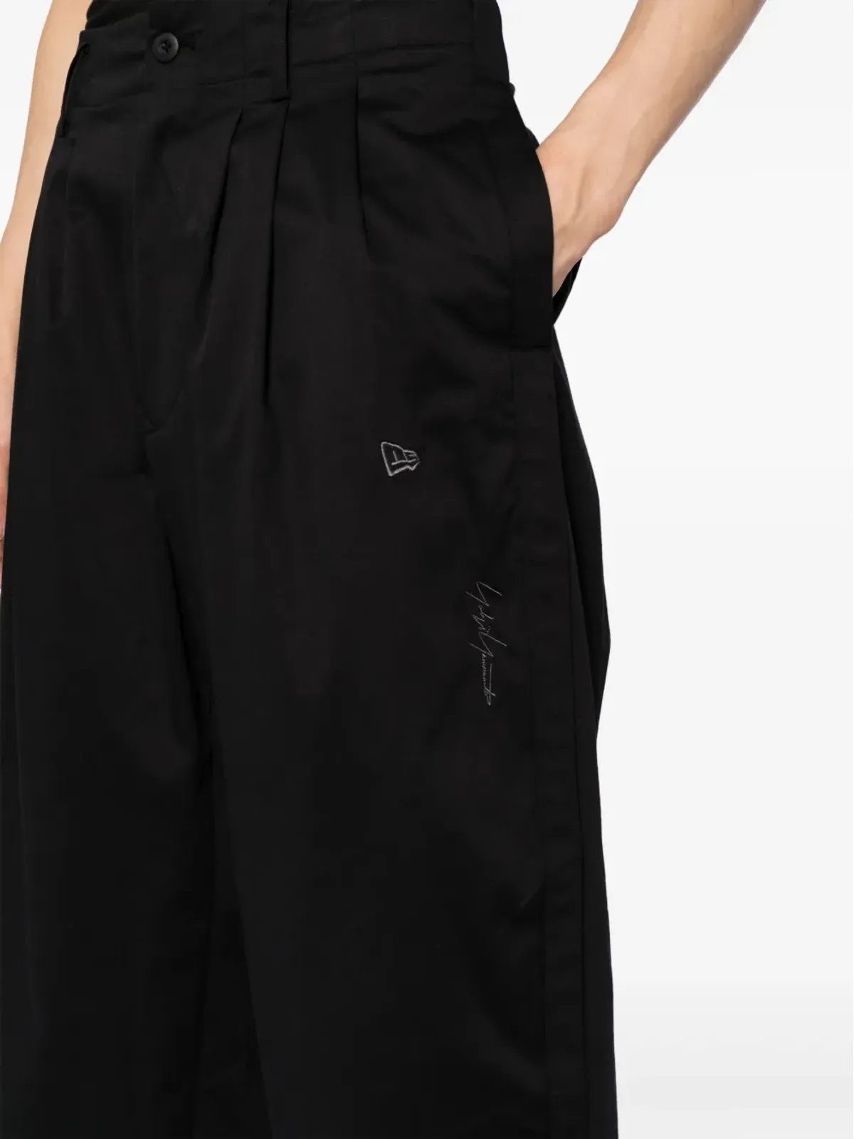Yohji Yamamoto x New Era プリーツディテールパンツ - 画像5
