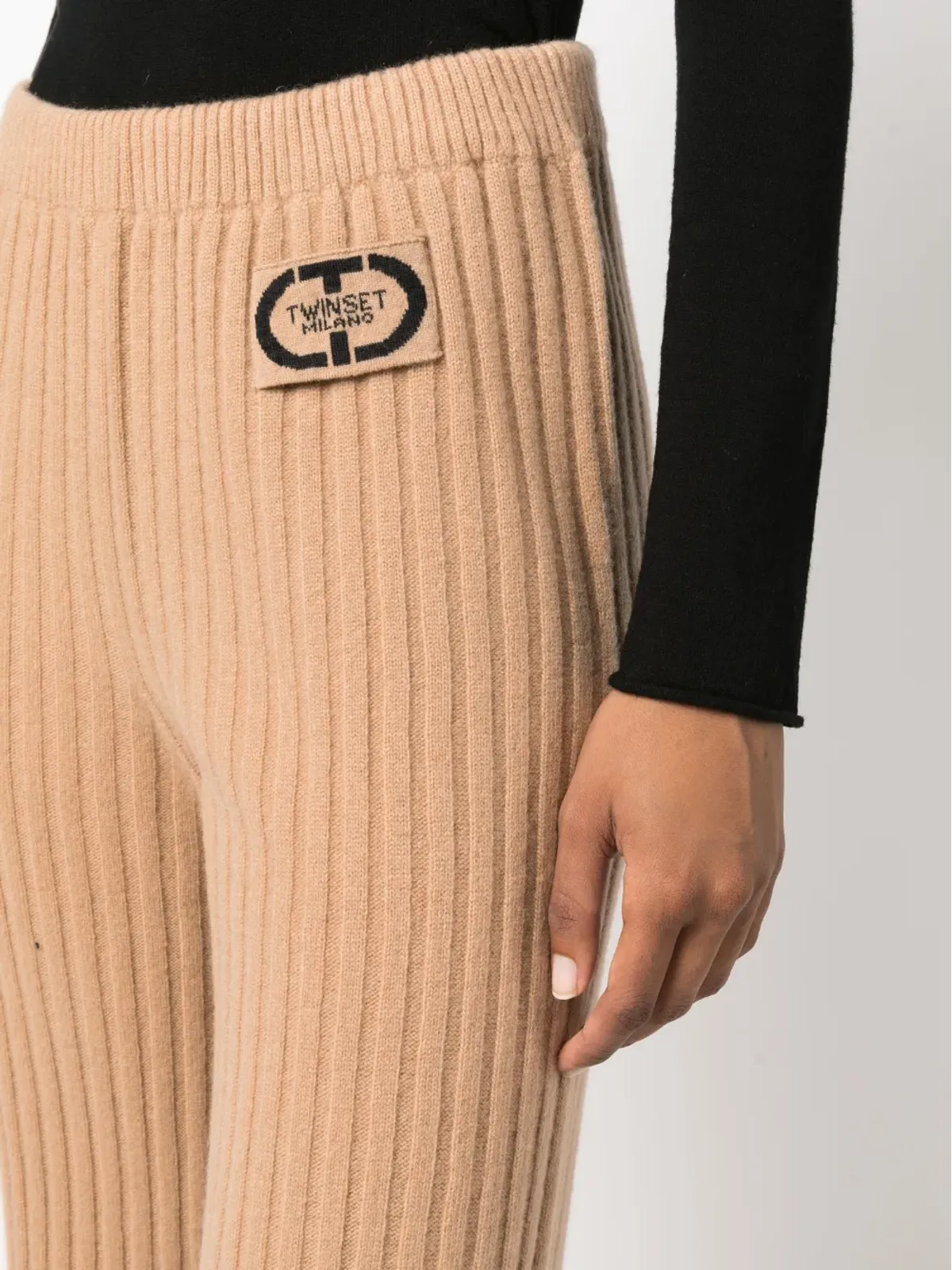 TWINSET ロゴパッチ付きリブニットパンツ - 画像5