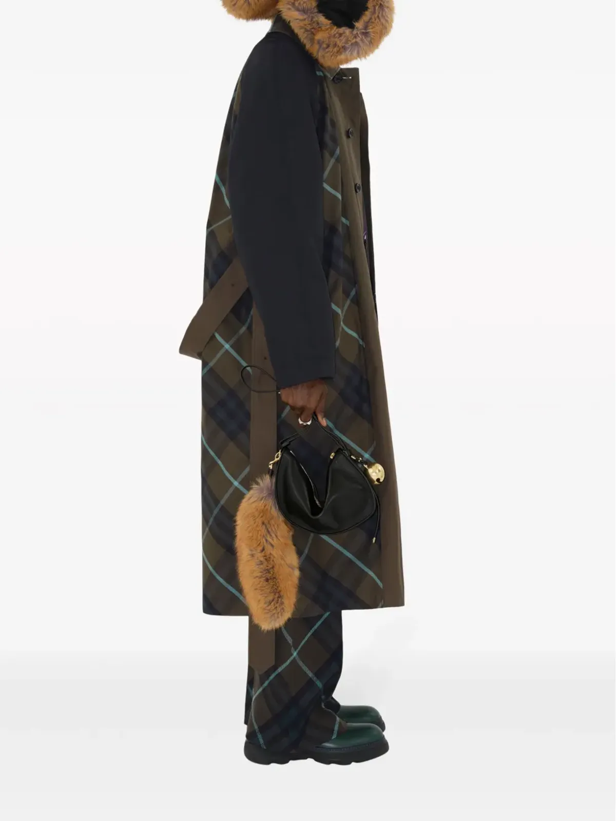 Burberry Shield レザーショルダーバッグ ブラック - 画像2