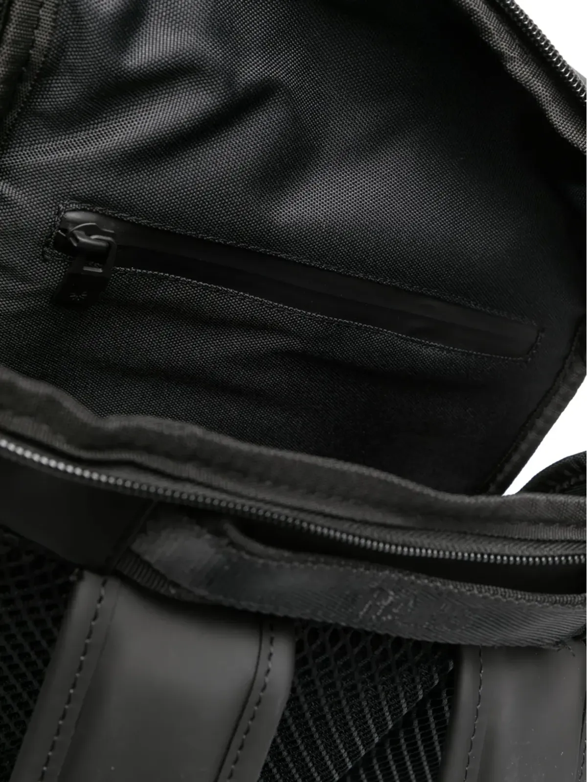 Rains Trail Cargo 防水バックパック - 画像5