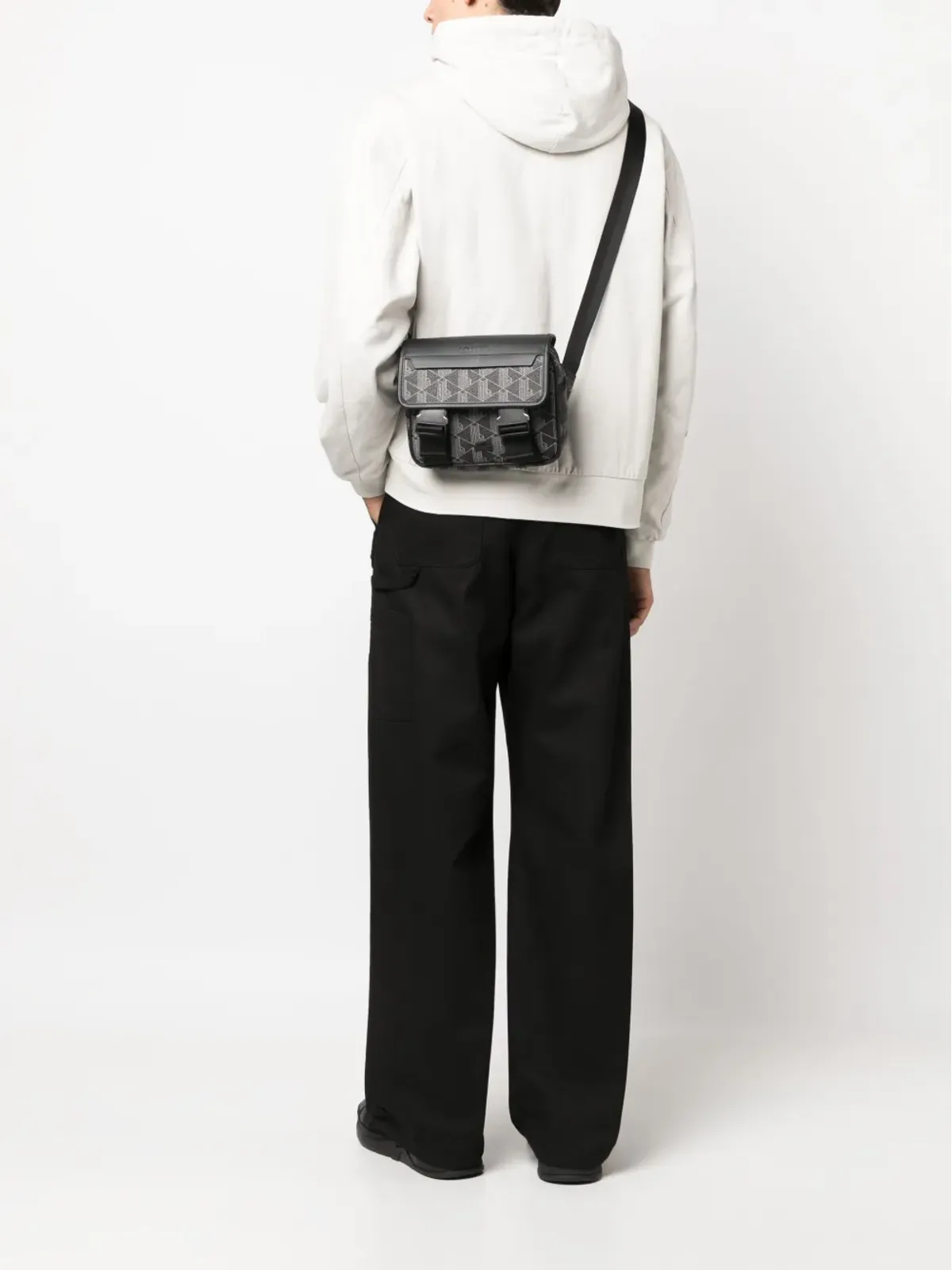 Lacoste The Blend モノグラムパターン メッセンジャーバッグ - 画像2