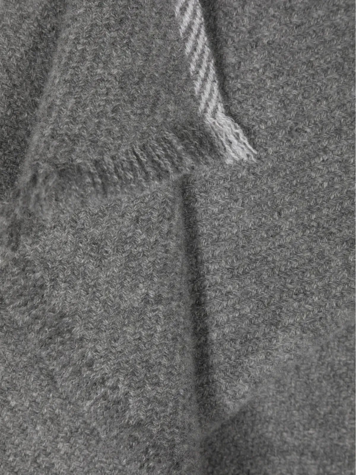 Brunello Cucinelli フリンジエッジ カシミア スカーフ グレー - 画像3