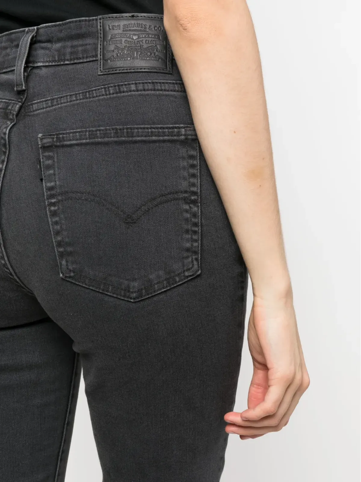 Levi's 720 ハイライズ・スーパースキニー ジーンズ - ブラック - 画像5